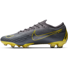 Carregar imagem no visualizador da galeria, CHUTEIRA NIKE MERCURIAL VAPOR 12 FG ELITE &quot;GAME OVER&quot; CINZA/AMARELO
