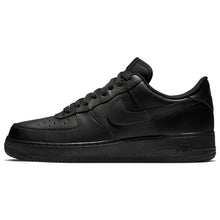 Carregar imagem no visualizador da galeria, TÊNIS NIKE AIR FORCE 1 07 TODO PRETO
